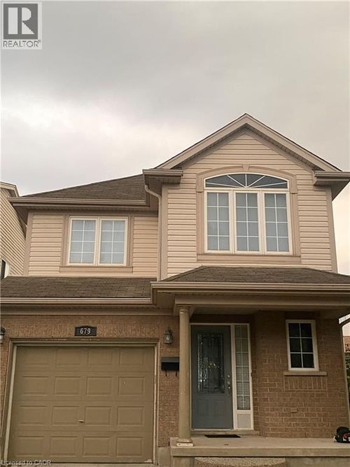 679 Commonwealth Cres, Kitchener, ON, N2E4J8 | Card Image