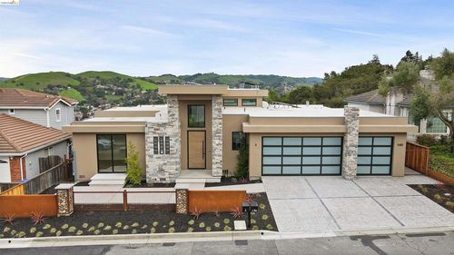 8 N Rancho Ct, El Sobrante, CA, 94803-1152 | Card Image