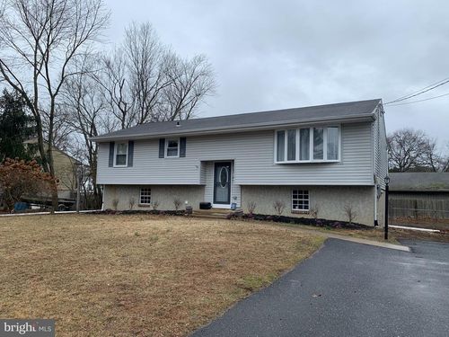 207 Walnut Ave, BERLIN, NJ, 08009-9454 | Card Image