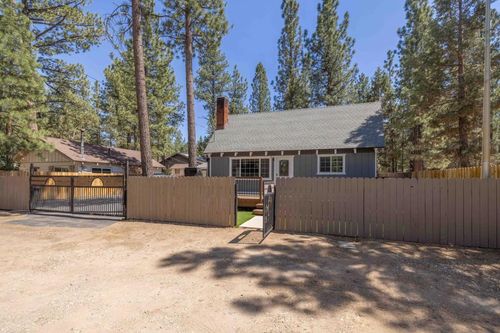 2050 9th Ln, Big Bear City, CA, 92314-9305 | Card Image