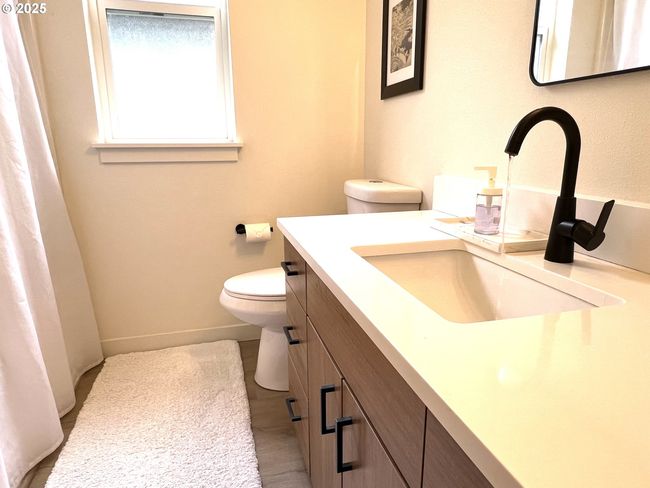 5 - 12072 Se Pine St, Condo with 2 bedrooms, 2 bathrooms and null parking in Portland OR | Image 18
