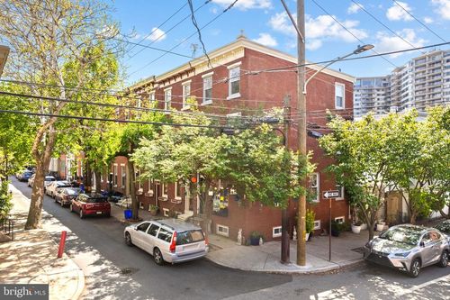 2456 Meredith St, PHILADELPHIA, PA, 19130-2522 | Card Image