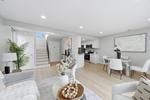 707 Sandpiper Cmn, Livermore, CA, 94551-2664 | Card Image