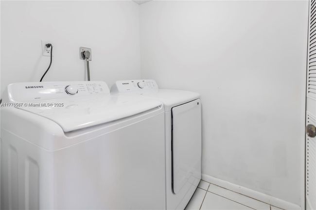 APT-306 - 2206 S Cypress Bend Dr, Condo with 2 bedrooms, 2 bathrooms and null parking in Pompano Beach FL | Image 19