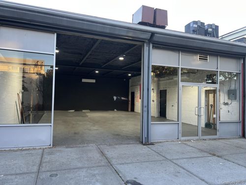 42-04/06 192nd St, Flushing, NY, 11358 | Card Image