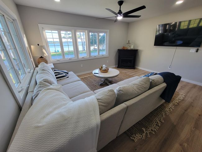 4642 Main St, House other with 8 bedrooms, 5 bathrooms and null parking in Onekama MI | Image 31