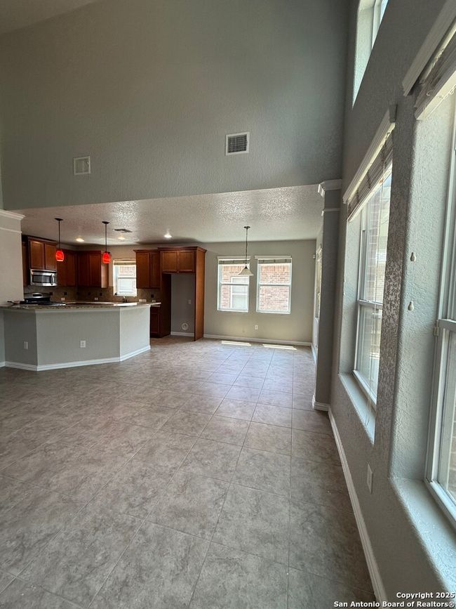 10717 Barnsford Ln, House other with 4 bedrooms, 4 bathrooms and null parking in Helotes TX | Image 16