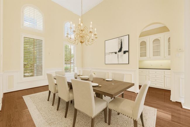 Virtually staged dining area. | Image 11