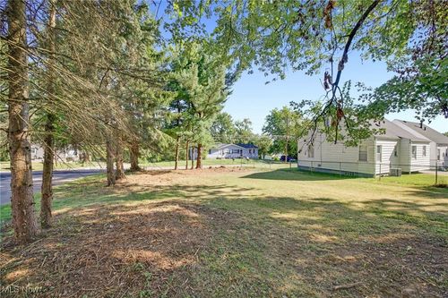 V/L Benton Street, Barberton, OH, 44203 | Card Image