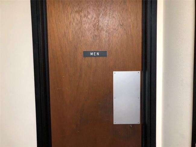 Men's Restroom | Image 11
