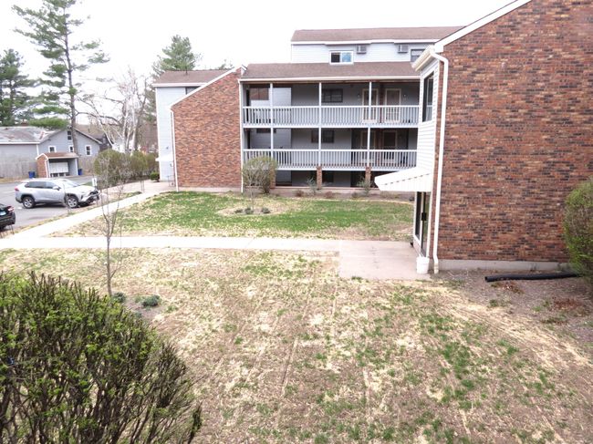 APT-13 - 492 S Street Ext, Condo with 1 bedrooms, 1 bathrooms and null parking in Bristol CT | Image 18
