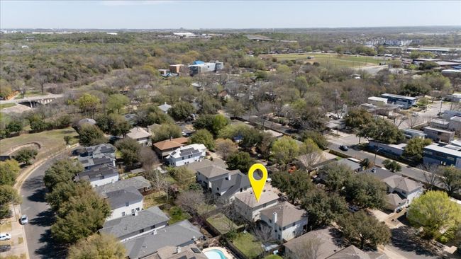 Aerial view with a residential view | Image 32