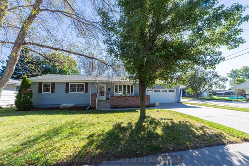 1021 S Eugene St, Grand Island, NE, 68801-8010 | Card Image