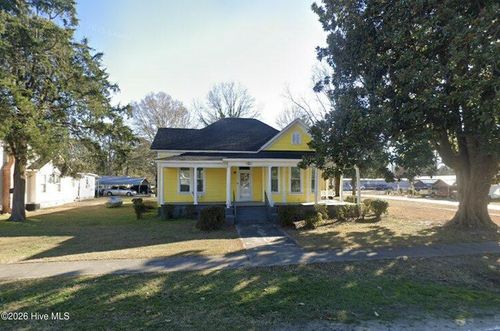 211 Spring St, Lucama, NC, 27851-9450 | Card Image