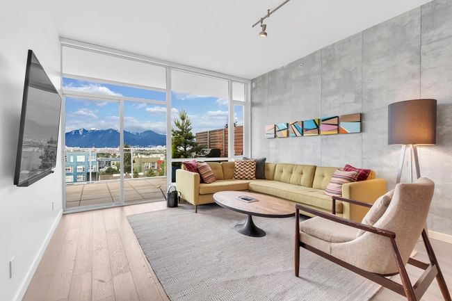 PH5 - 289 E 6 Th Avenue, Condo with 3 bedrooms, 2 bathrooms and 2 parking in Vancouver BC | Image 2