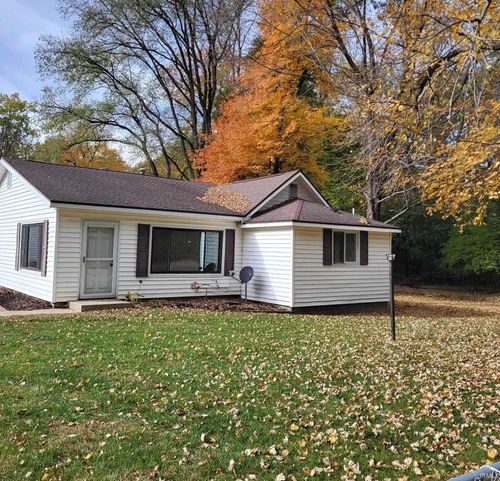 7733 N Meadow Ln, Walkerton, IN, 46574-8175 | Card Image