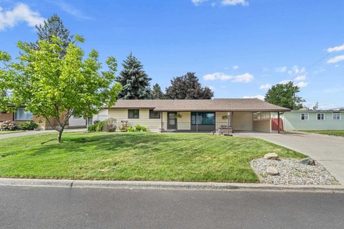412 E Cozza Dr, Spokane, WA, 99208 | Card Image