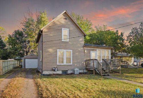 612 W 1st Ave Avenue, Lennox, SD, 57039 | Card Image