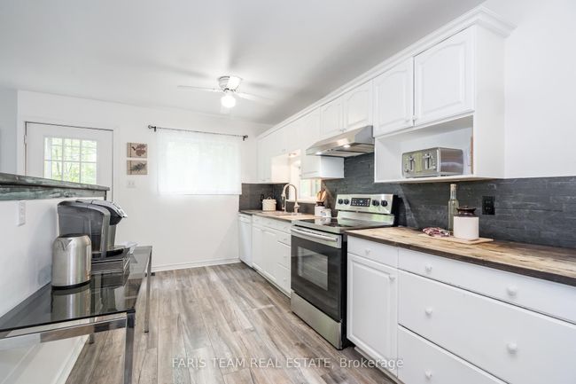 1474 Champlain Rd, House other with 3 bedrooms, 2 bathrooms and 4 parking in Tiny ON | Image 5