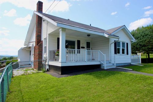 214 Camp St, Barre, VT, 05641-3206 | Card Image