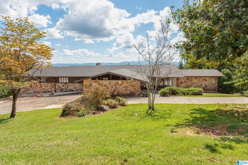 2 Rendalia Rd, Anniston, AL, 36207-7613 | Card Image