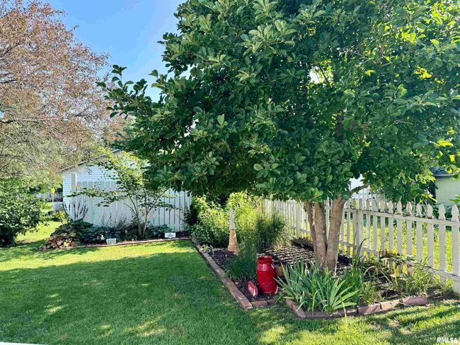 412 Ne 3 Rd Ave, House other with 3 bedrooms, 2 bathrooms and null parking in Aledo IL | Image 7