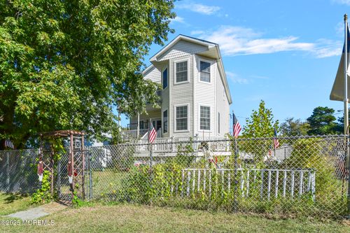 1009 Edmunds Ave, Union Beach, NJ, 07735-2880 | Card Image