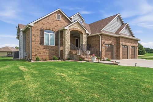 1819 Edgewood Dr, Wellington, KS, 67152-4724 | Card Image