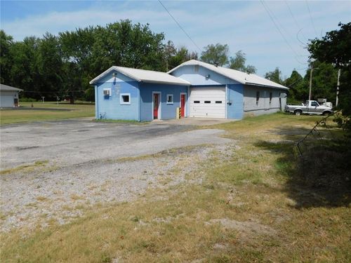 825 E Atkinson Ave, Frontenac, KS, 66763-2501 | Card Image