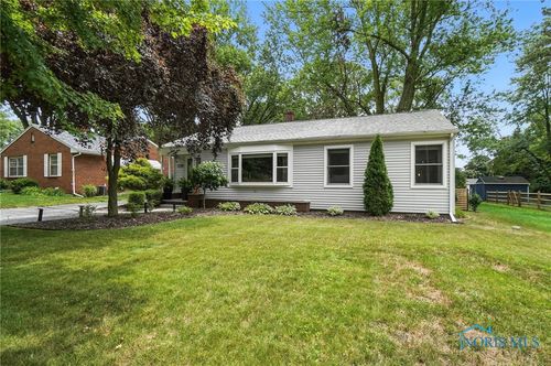 923 Pearl St, Bowling Green, OH, 43402-2614 | Card Image
