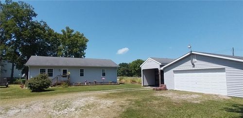 303 S Vermont St, Green Ridge, MO, 65332-1117 | Card Image