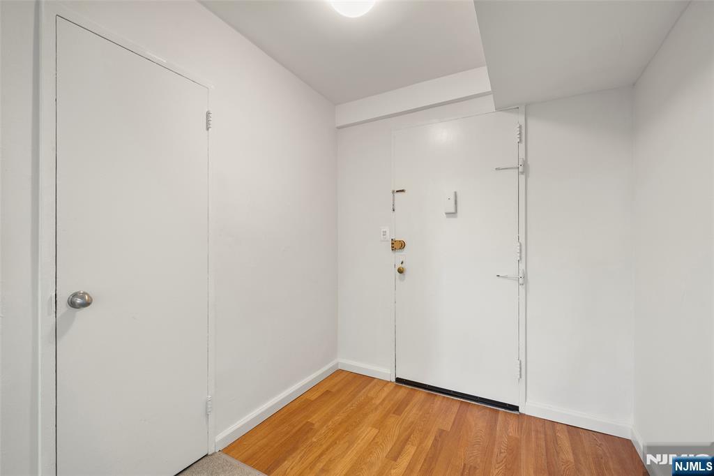 Residential Lease in Fort Lee 3