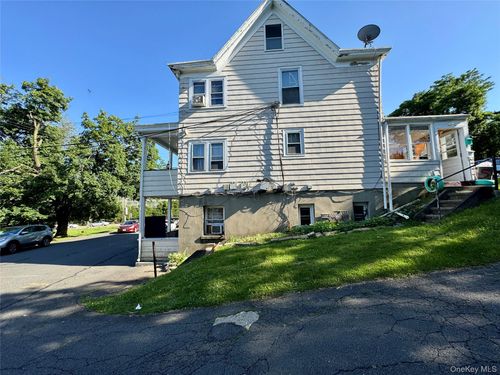 57 Sand St, Garnerville, NY, 10923-1424 | Card Image