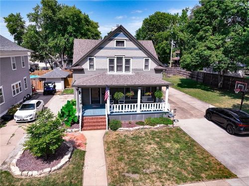 506 Shawnee St, Hiawatha, KS, 66434-2132 | Card Image