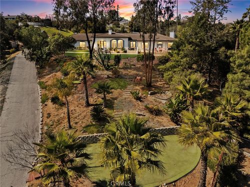 197 Morro Hills Rd, Fallbrook, CA, 92028-9202 | Card Image