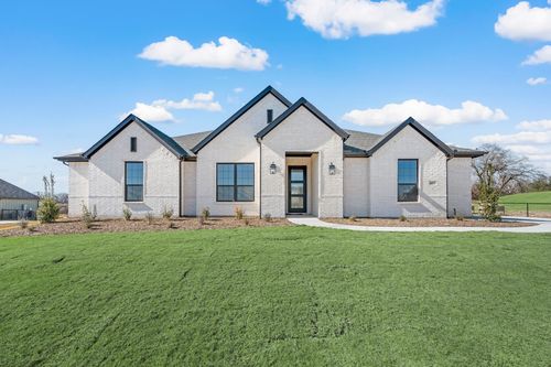 617 Pillar St, Azle, TX, 76020-5167 | Card Image