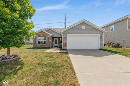 5785 White Pine Rd, Whitestown, IN, 46075-9715 | Card Image