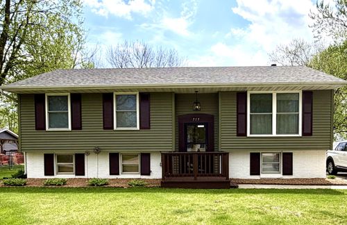 715 Cheyenne Dr, Lowell, IN, 46356-1625 | Card Image