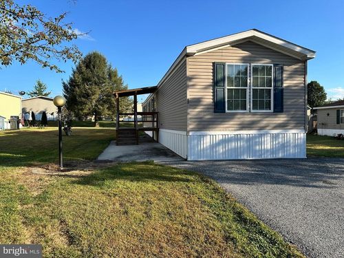 63 Country View Est, Newville, PA, 17241-8749 | Card Image