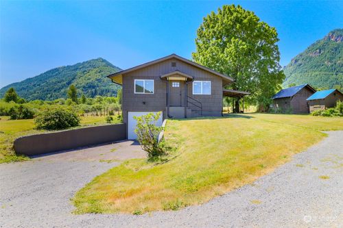 355 Pleasant Valley Road, Mineral, WA, 98355 | Card Image