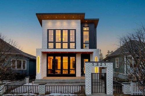 1321 10 Ave Se, Calgary, AB, T2G0W8 | Card Image
