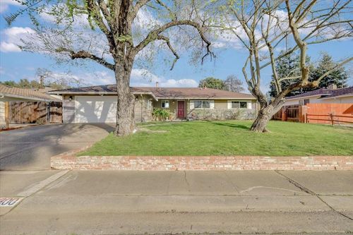 2300 Homewood Way, Carmichael, CA, 95608 | Card Image