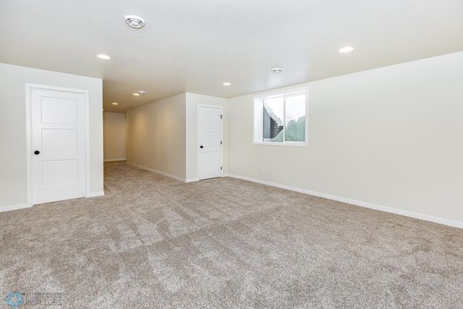 Spacious Family Room | Image 23