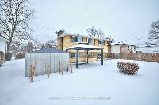 1383 Garrison Rd, House other with 3 bedrooms, 2 bathrooms and 8 parking in Fort Erie ON | Image 25