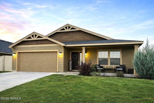 903 Cascade Ave, Moxee, WA, 98936 | Card Image