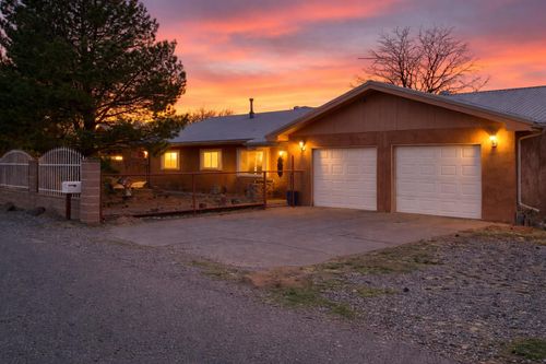 4659 Gordon Rd, Los Lunas, NM, 87031-6437 | Card Image