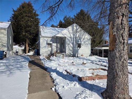 3516 Omega St, Alton, IL, 62002-2110 | Card Image