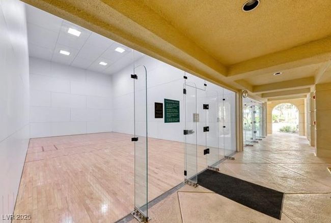 137 - 210 E Flamingo Rd, Condo with 2 bedrooms, 2 bathrooms and null parking in Las Vegas NV | Image 11