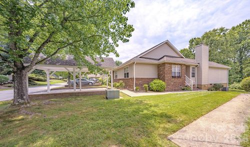39 N Creekside Ct, Hendersonville, NC, 28791-2947 | Card Image