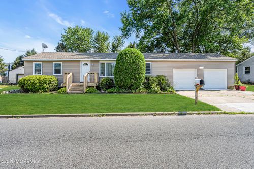 9 Frederick Dr, Bayville, NJ, 08721-1705 | Card Image